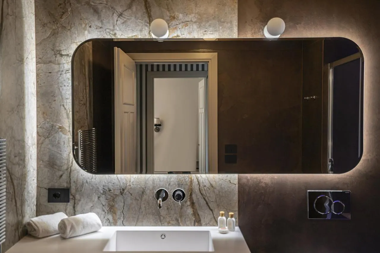 Corte Rubbi 8 Luxury Two-Bedroom Apartment -Dimora Italia - Venice Italy